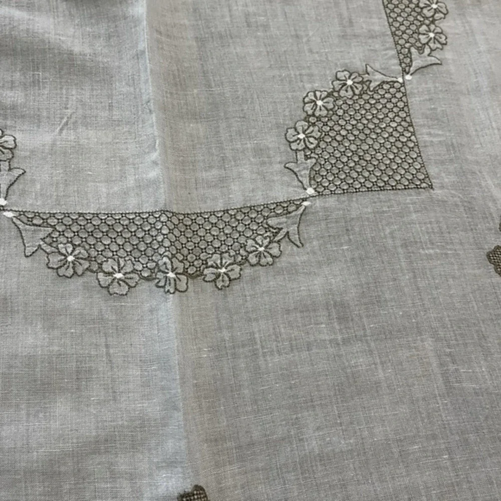 Vintage Cream Linen Tablecloth Topper 31
